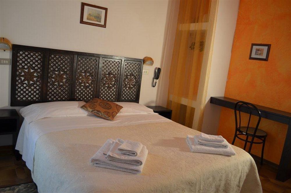 Hotel Everest Каттолика Экстерьер фото